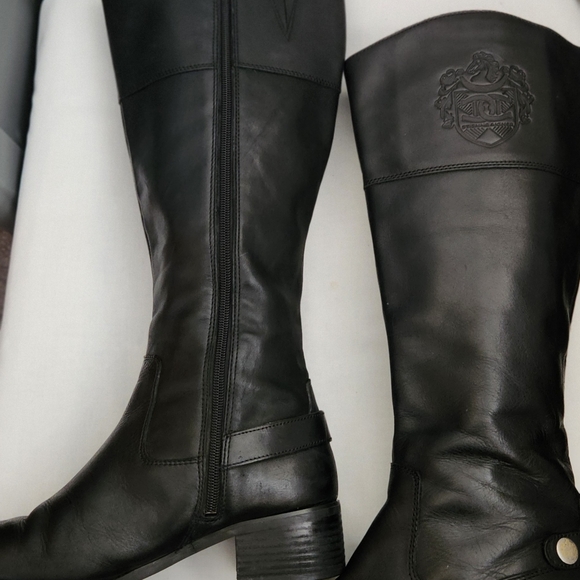 Etienne Aigner boots - Picture 6 of 16